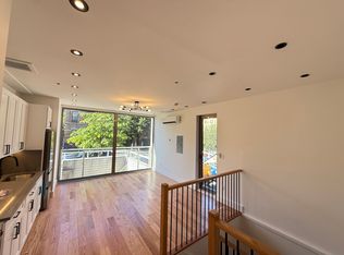 285 Driggs Ave #1E, Brooklyn, NY 11222