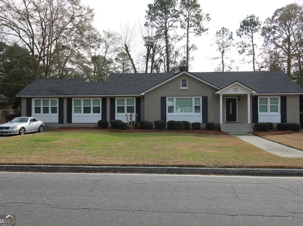 704 W Smith St, Claxton, GA 30417