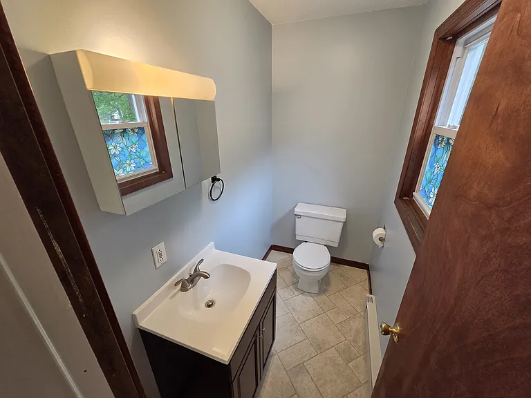 152 Cottage Grv #B — Photo 10