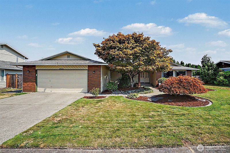 2nd image of 6421 152nd Avenue E