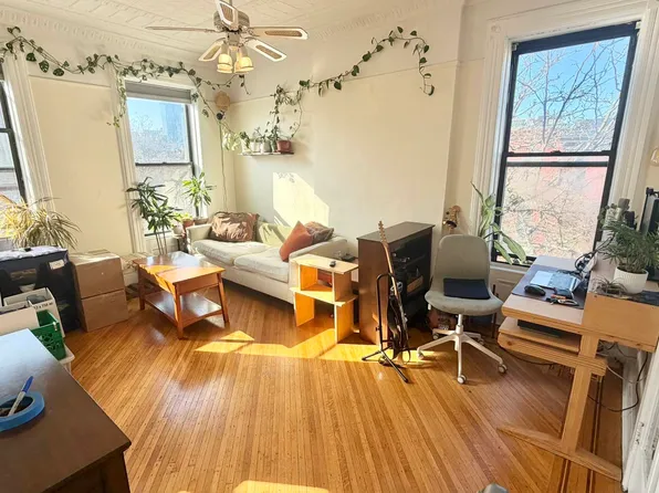 118 Underhill Avenue image 1 of 11