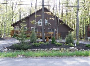 286 Paxinos Dr, Pocono Lake, PA 18347