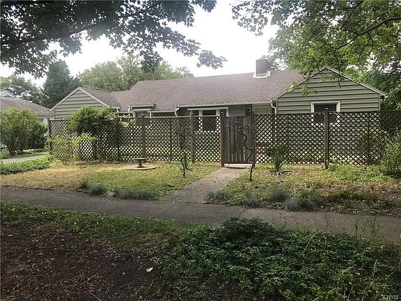 2nd image of 802 Crawford Ave