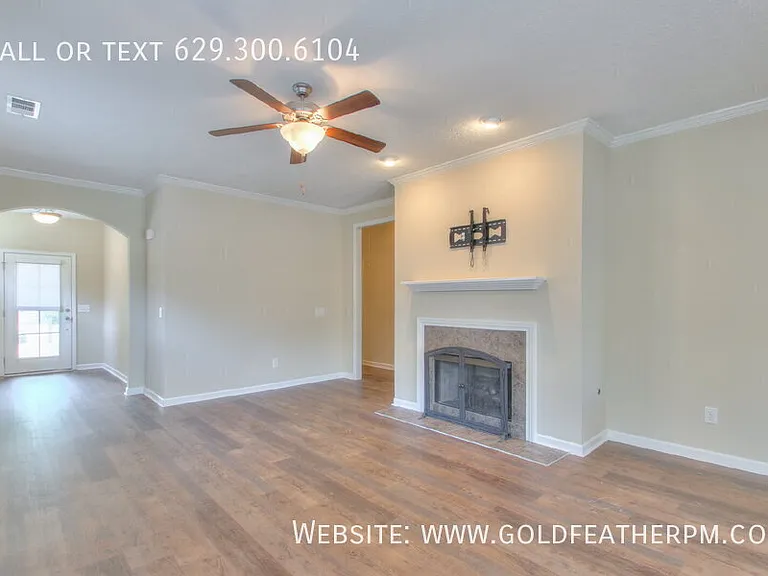 126 Trenton Ln — Photo 3