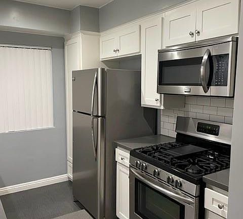 2nd image of 200 S Catalina Ave