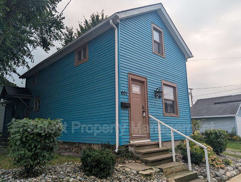 1st image of 601 W Brackenridge St