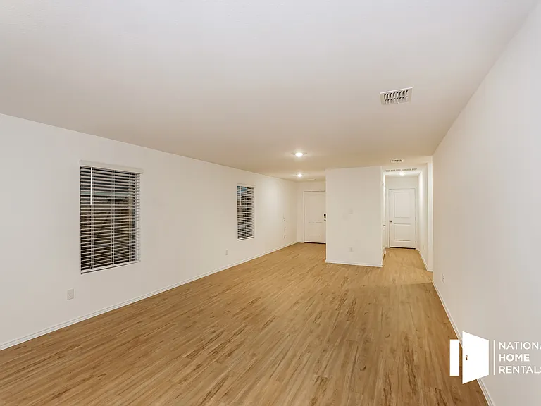 1016 Cencerro Ln — Photo 8