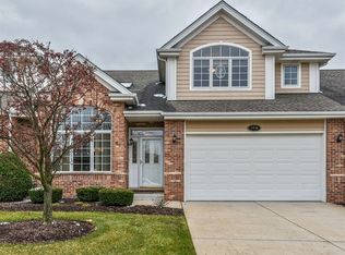 1436 Covington Dr, Lemont, IL 60439