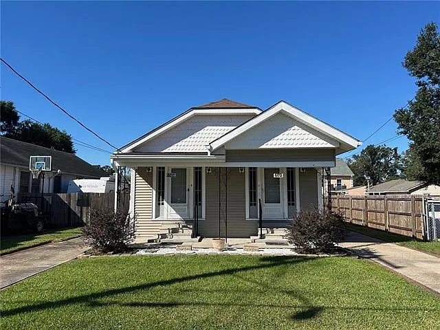 600 Grove Ave