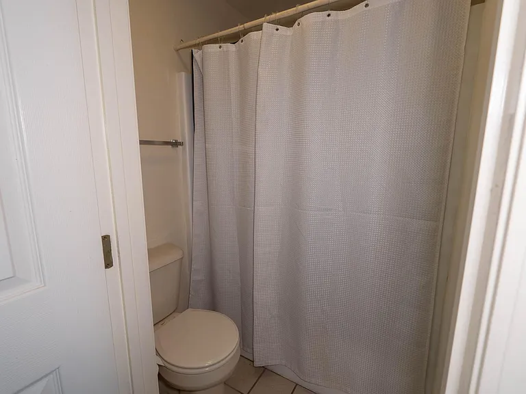 100 Northridge Dr #5 — Photo 8