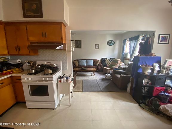 5th image of 205 Boland Ave