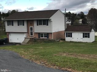 1733 Elizabeth Ct, Chambersburg, PA 17202