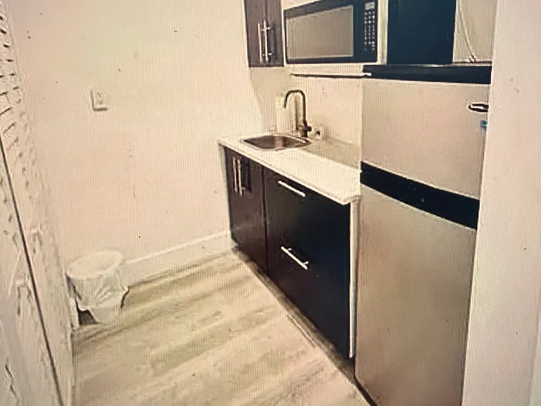 1919 Sunrise Key Blvd — Photo 10