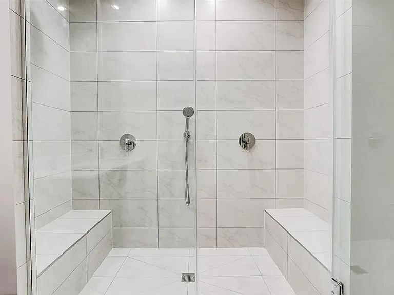 6349 S Woodlawn Ave #2C — Photo 16
