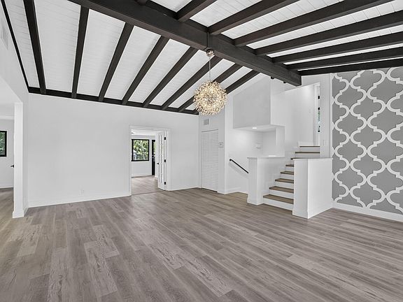 5th image of 1701 SW 4TH Court