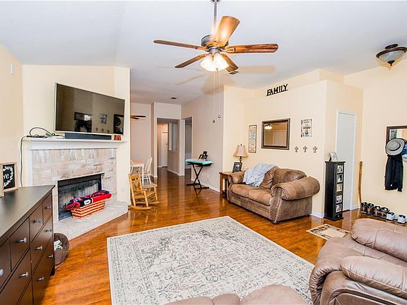 5th image of 1217 Gray Dawn Dr