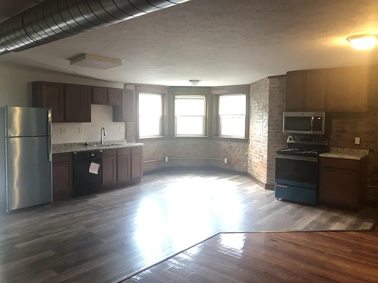 2415 Maplewood Ave — Photo 13