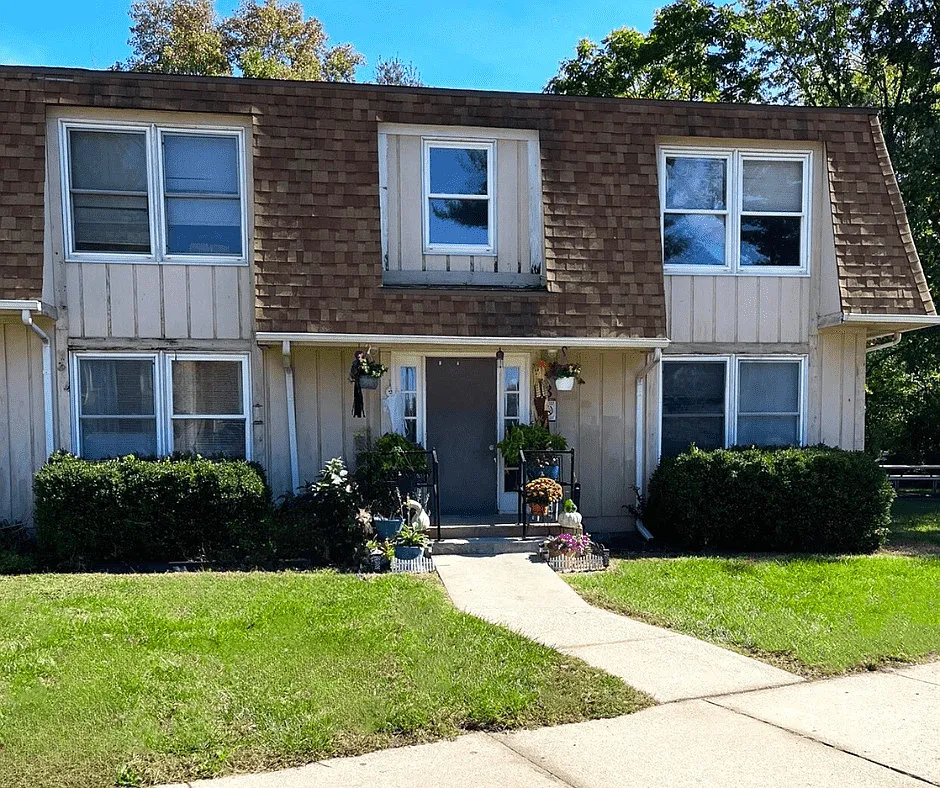 Shumway Apartments — Photo 1