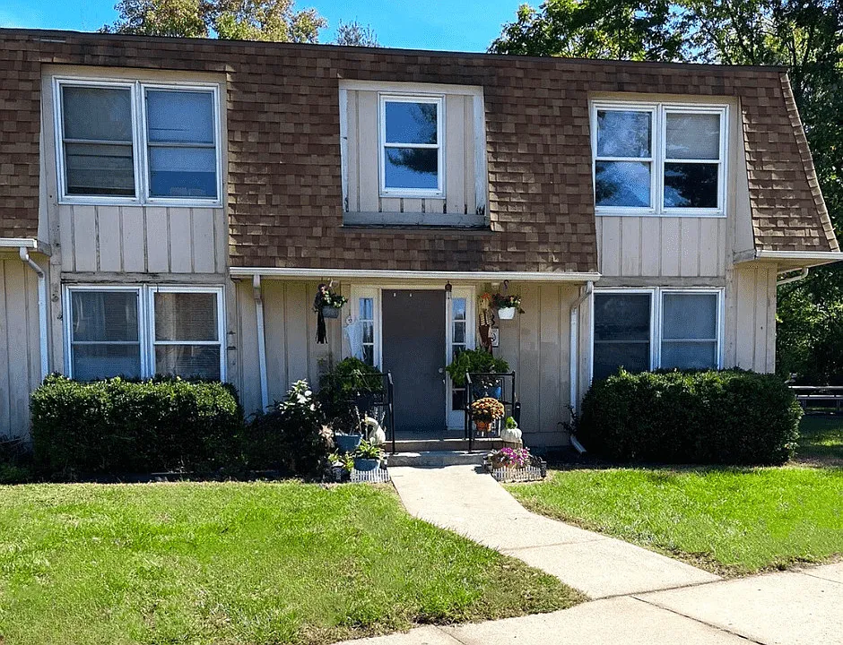 600 W 3rd St