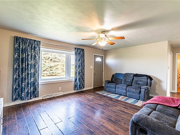 4th image of 3888 N Taylor Ave