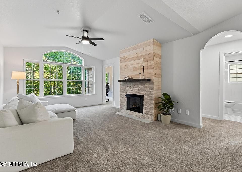 1st image of 13810 SUTTON PARK Drive N #1139