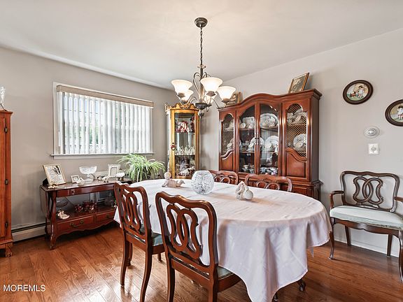 5th image of 84 Guadeloupe Drive