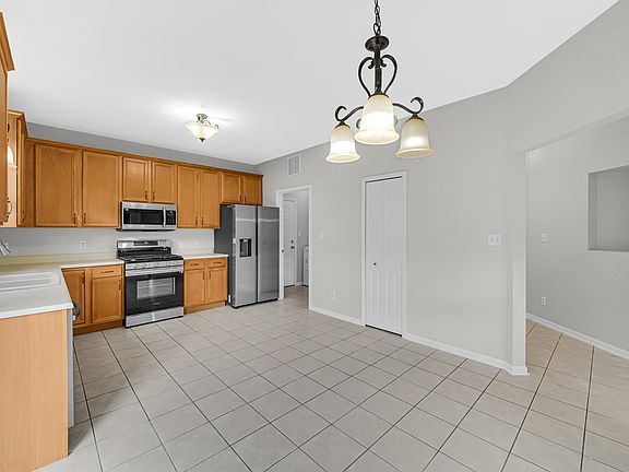 3rd image of 8072 Northcote Ct