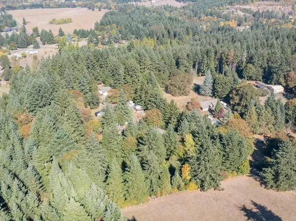 37882 Middle Ridge Dr, Lebanon, OR 97355