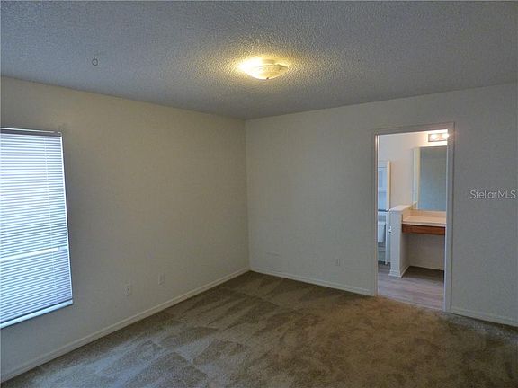 5th image of 2848 Delcrest Dr