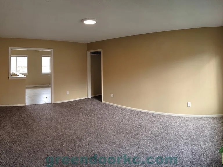 7812 Eby Ln — Photo 3