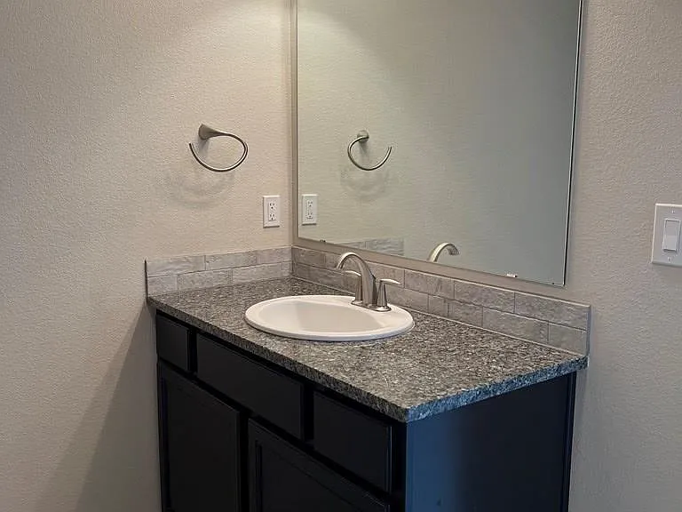 1704 Rattler Ln — Photo 11