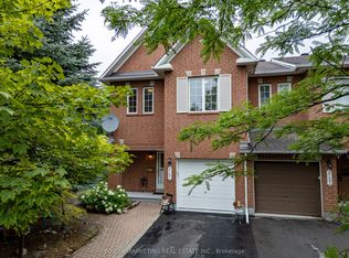 2181 Sunmeadow St, Ottawa, ON K4A4W1