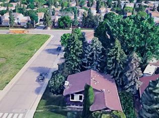 1923 56th St NW, Edmonton, AB T6L 1L6