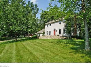 9997 Lawnridge St NE, Bolivar, OH 44612