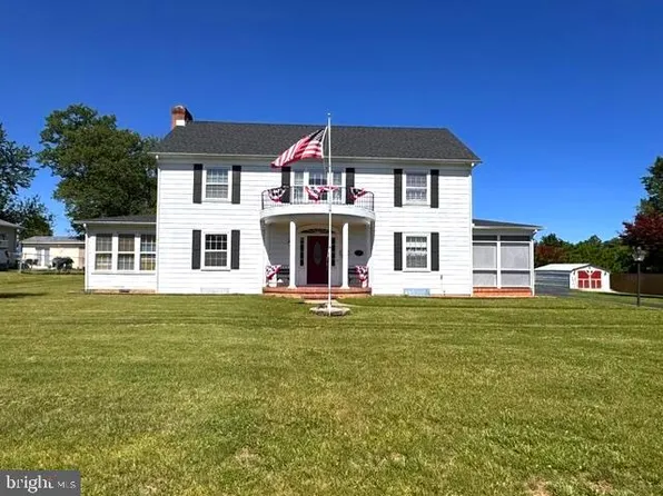 351 Belvedere Dr, Charles Town, WV 25414