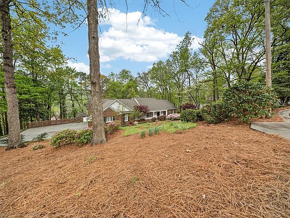 2nd image of 105 N Rainsong Rd