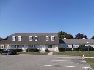 1000 9th St APT D30, Greenport, NY 11944