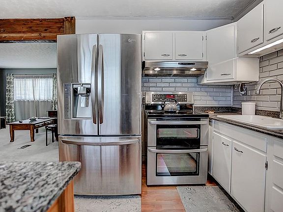 3rd image of 361 Farnsworth Dr