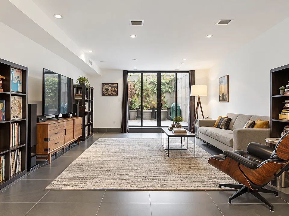 233 Kent Ave #1