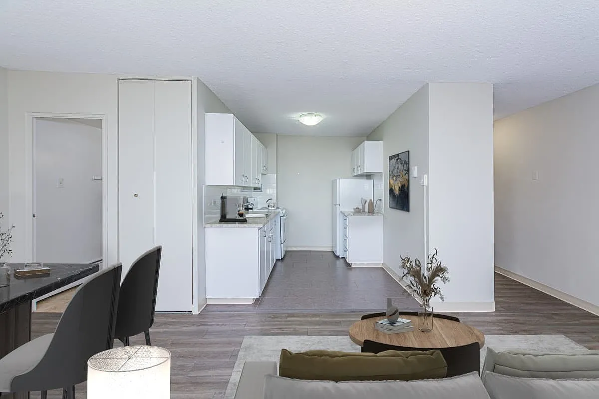 Garneau Towers Apartments — Photo 4