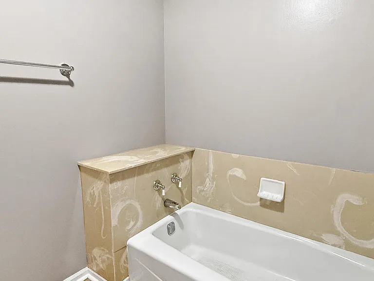 820 Rosedown Ln — Photo 12