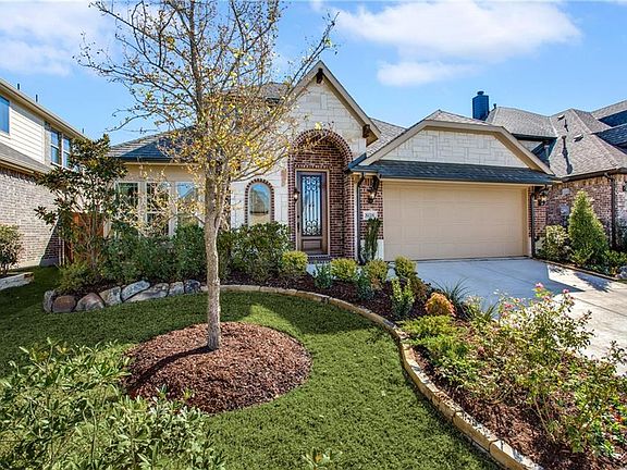 4th image of 808 Claremont Ct