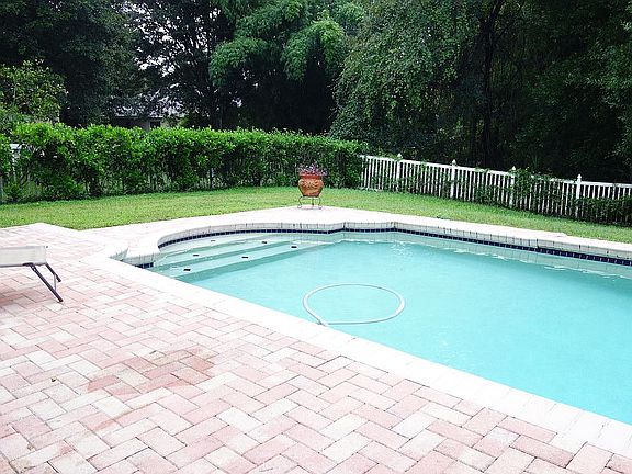 2nd image of 5035 Southampton Cir