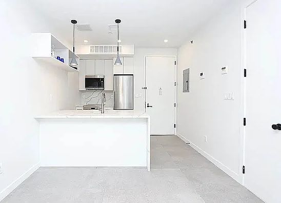 4th image of 537 Grand St #5B