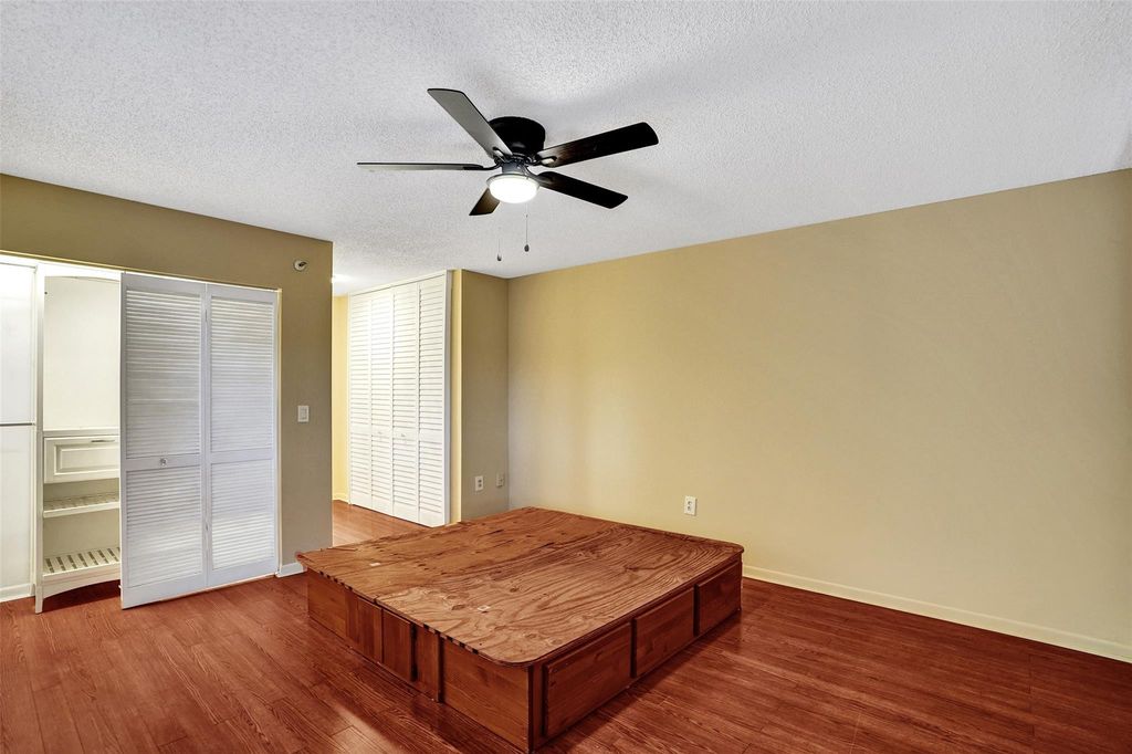 2334 S Cypress Bend Drive #304, photo 7