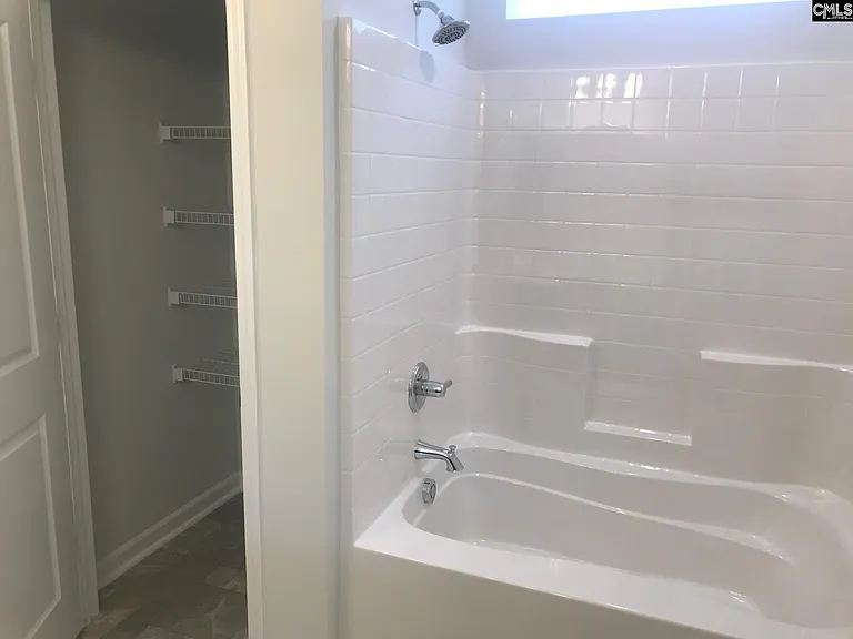 1355 Tamarind Ln — Photo 11