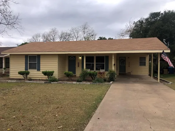 611 Leland St, Kerrville, TX 78028