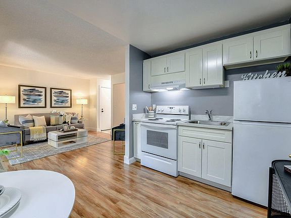 4th image of 934 Kiely Blvd Unit F