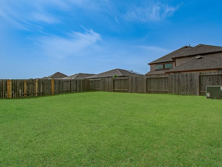28511 Eli Eagle St — Photo 35