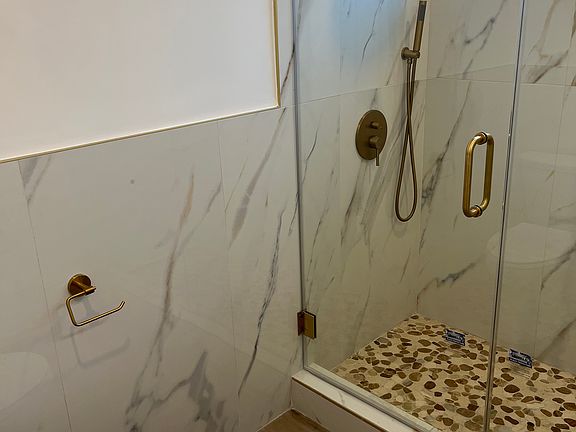 4th image of 822 Crenshaw Blvd #1